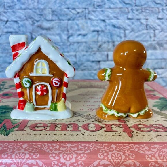 Essential Home Gingerbread Salt and Pepper Shaker Holiday Decor Christmas - Picture 4 of 6
